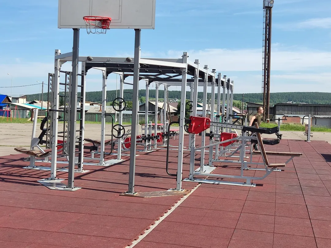 Barra de Dominadas en Calisthenics Park at Стадион Урожай, Залари – foto 1 de 2