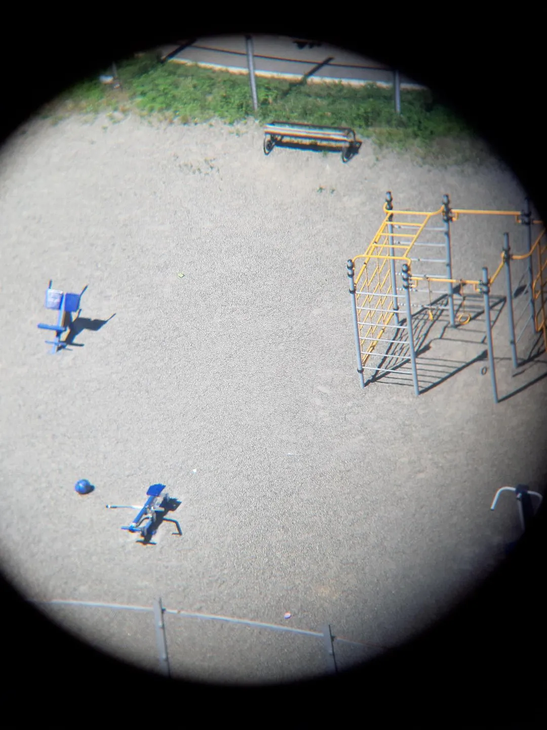 Sbarra per trazioni presso Calisthenics Park at Пражский переулок, Ставрополь – foto 1 di 2