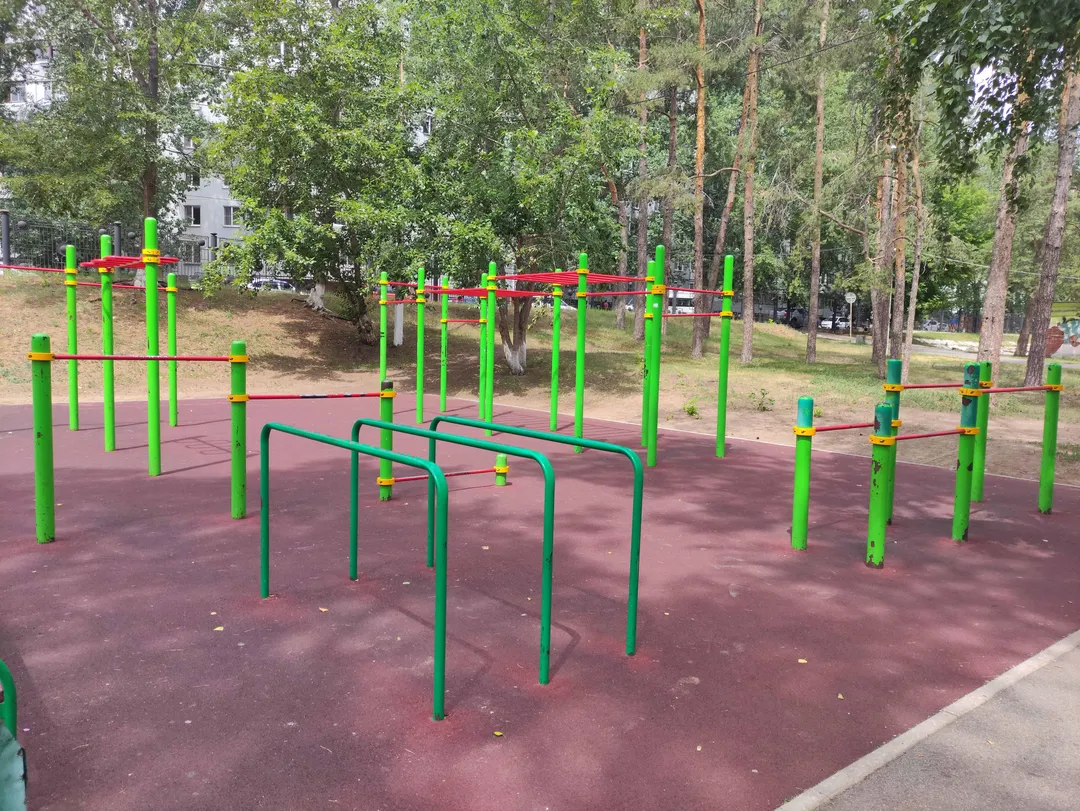 Pull Up Bar at Calisthenics Park at улица Космодемьянской, городской округ Тольятти #wp3079 – photo 1 of 1
