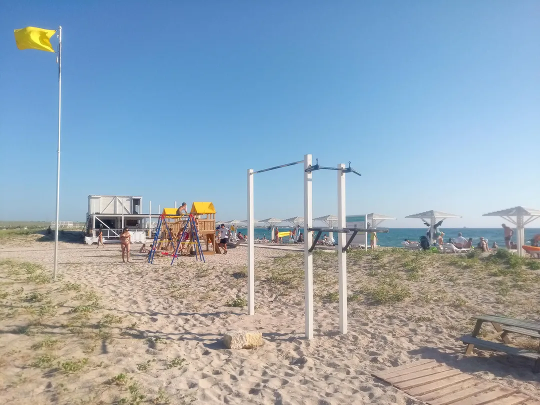 Bară de tracțiuni la Calisthenics Park at улица Ленина, Оленевское сельское поселение – fotografia 1 din 3