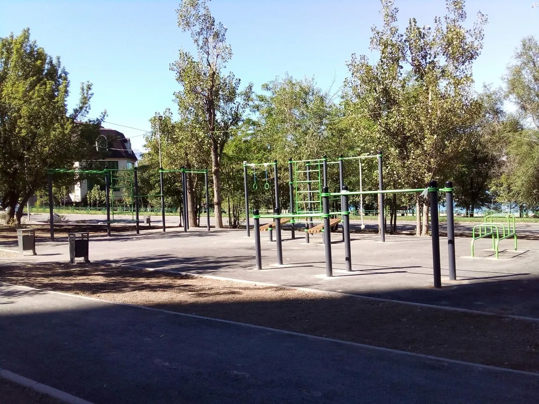 Klimmzugstange bei Calisthenics Park at Төле Би көшесі, Алматы – Foto 1 von 1
