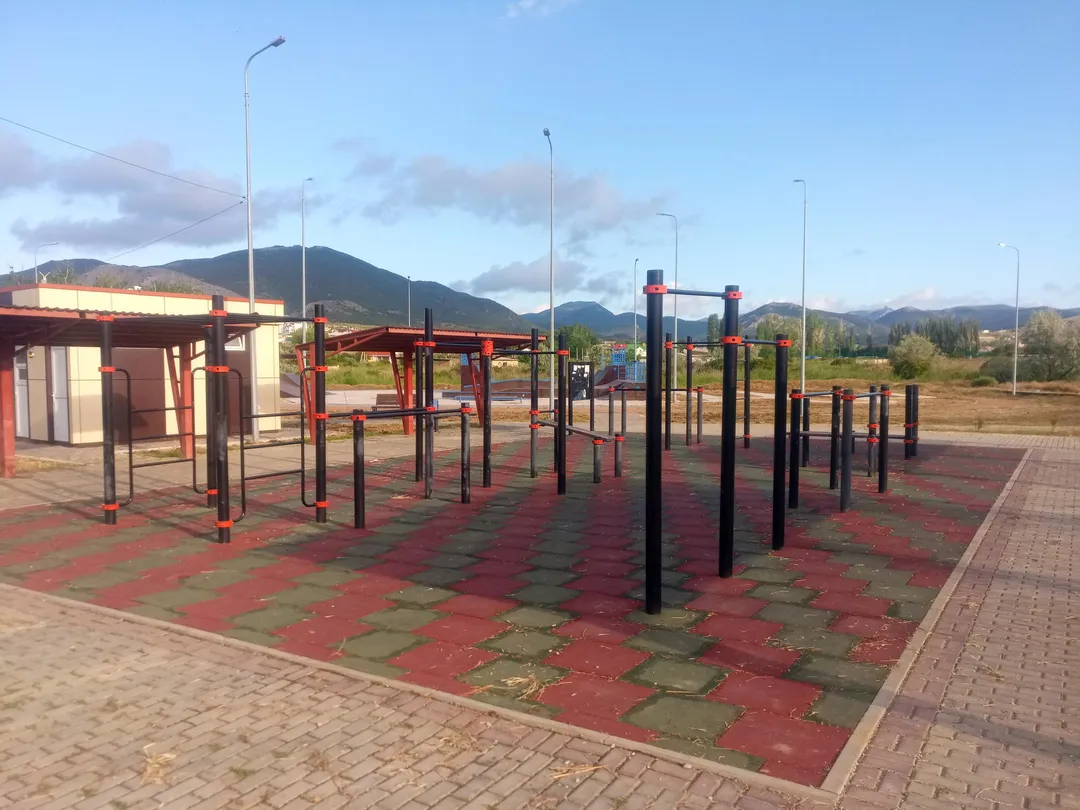 Monkey Bars at Calisthenics Park at Коммунальная улица, Судак – photo 3 of 4