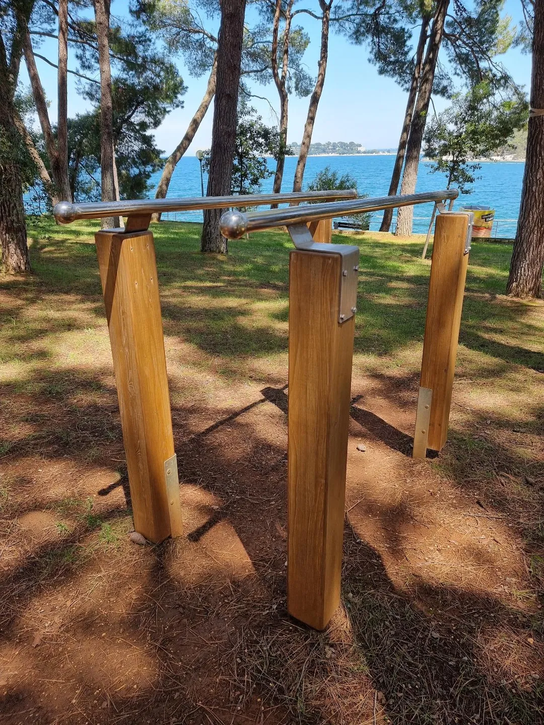 Брусья на площадке Calisthenics Park at Plava Laguna, Grad Poreč – фото 2 из 4