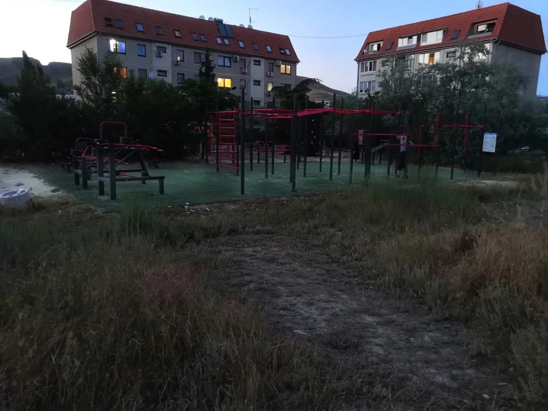 Bară de tracțiuni la Calisthenics Park at Долинный переулок, Коктебельский поселковый совет – fotografia 1 din 1