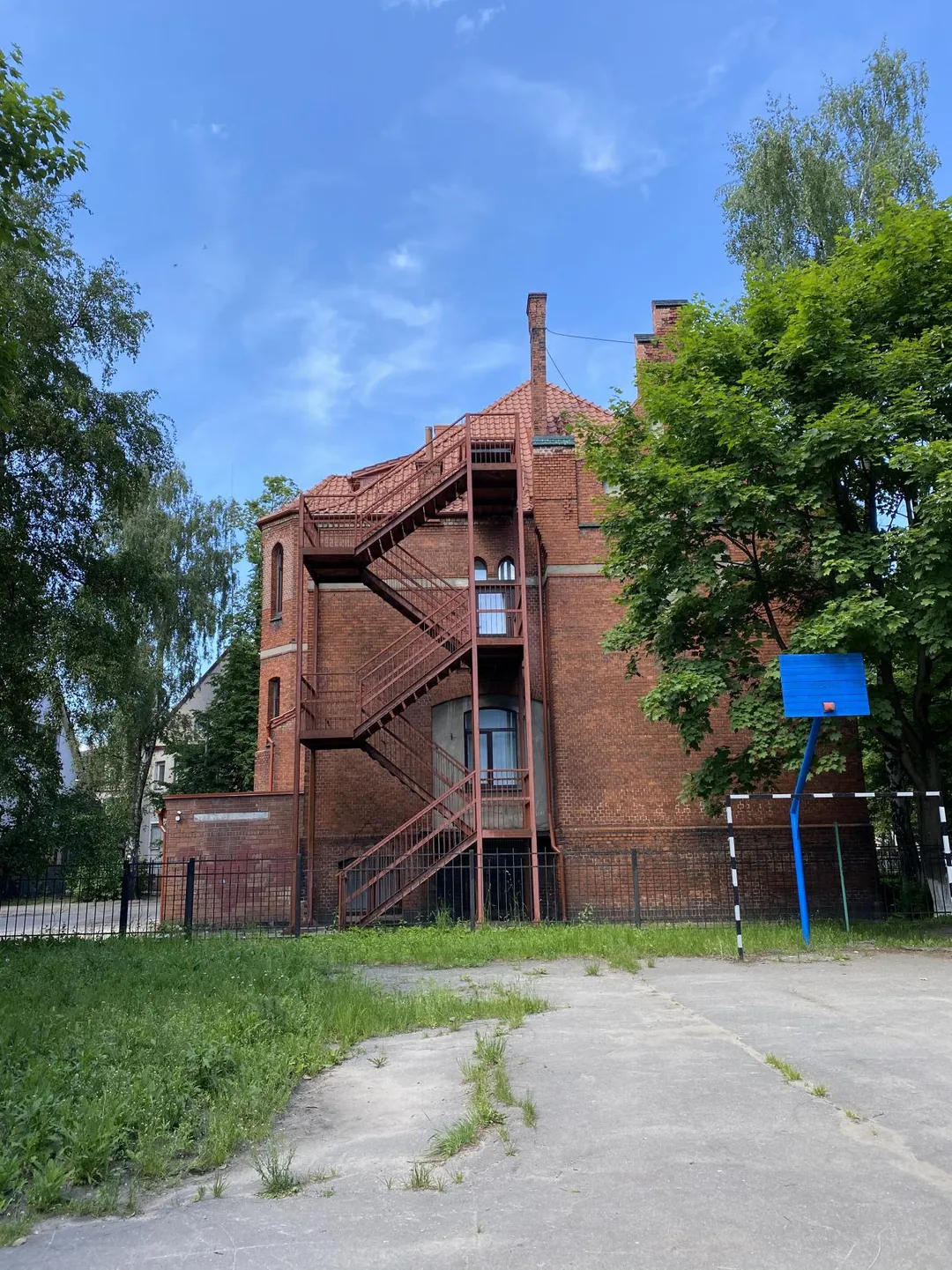 Bare paralele la Calisthenics Park at Комсомольская улица, Калининград – fotografia 2 din 3