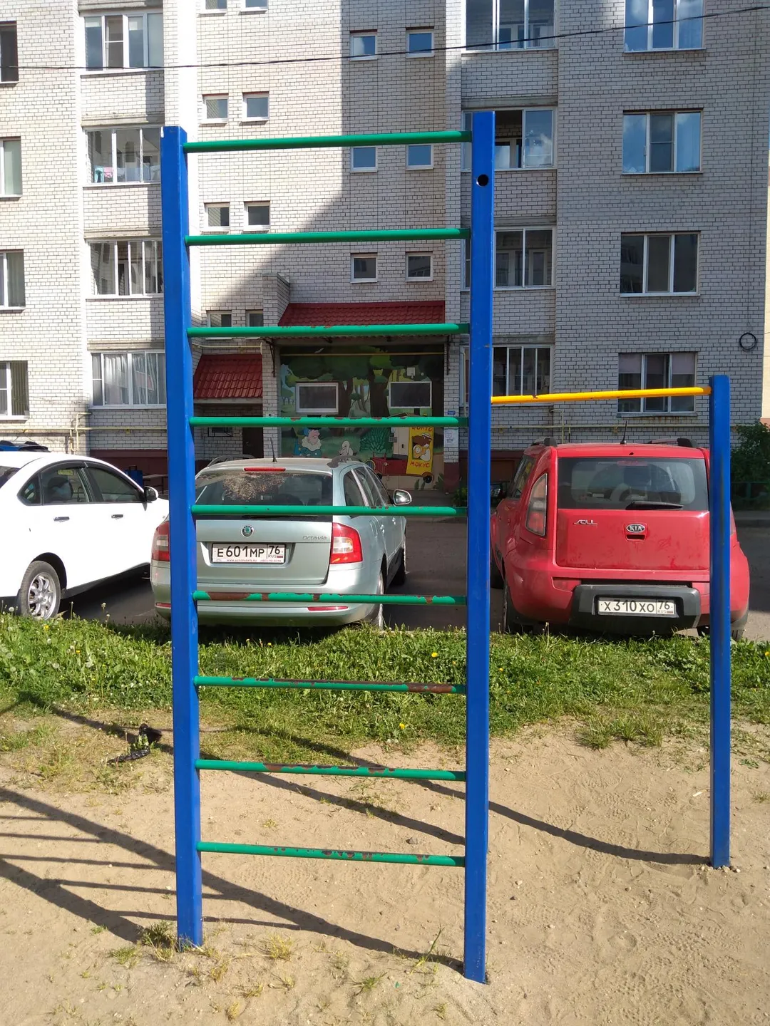 Wall Bars at Calisthenics Park at Брагинская улица, Ярославль – photo 2 of 3