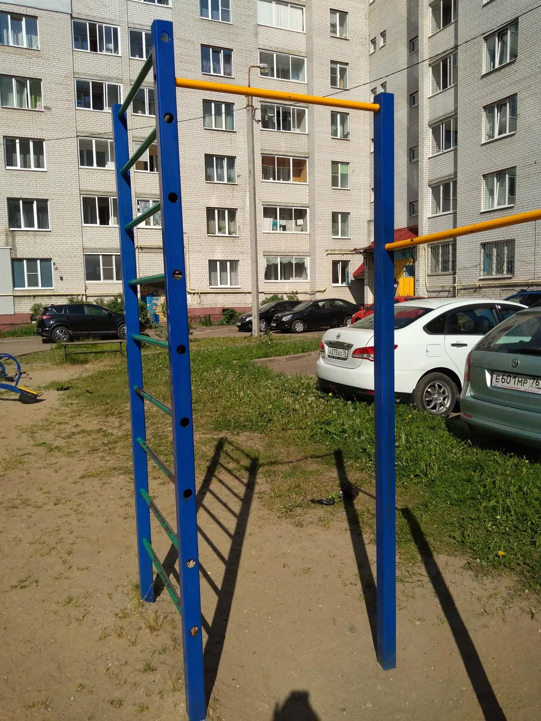 Pull Up Bar at Calisthenics Park at Брагинская улица, Ярославль – photo 3 of 3