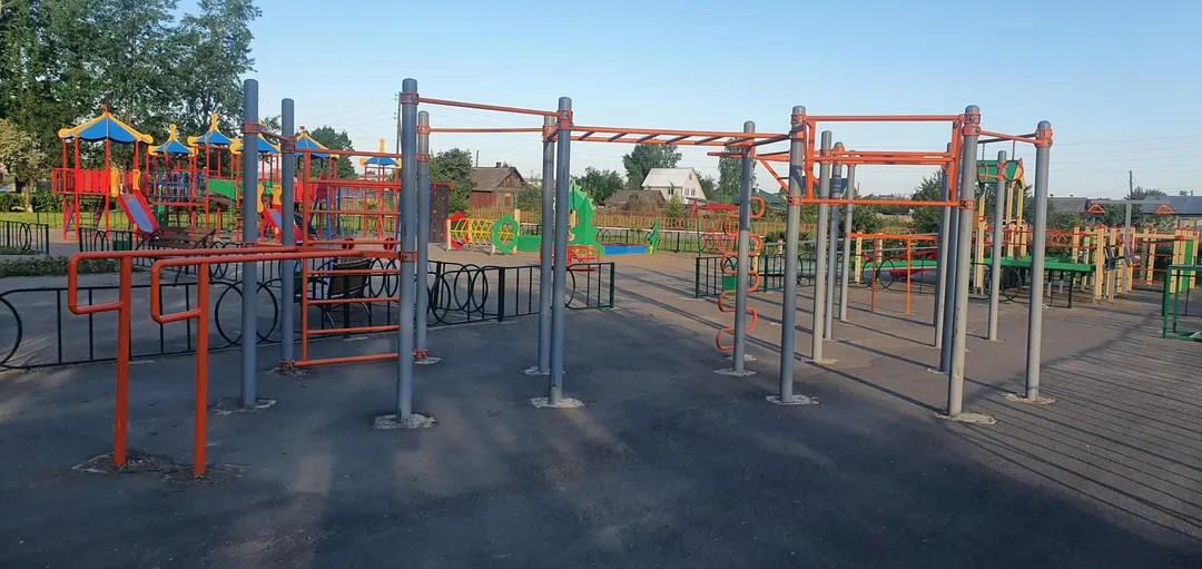 Barren bei Calisthenics Park at Партизанская улица, Тайшет – Foto 2 von 8
