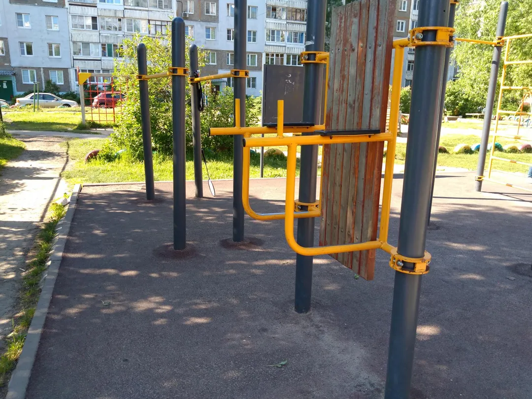 Parallel Gym Bars at Calisthenics Park at улица Бабича, Ярославль – photo 2 of 6