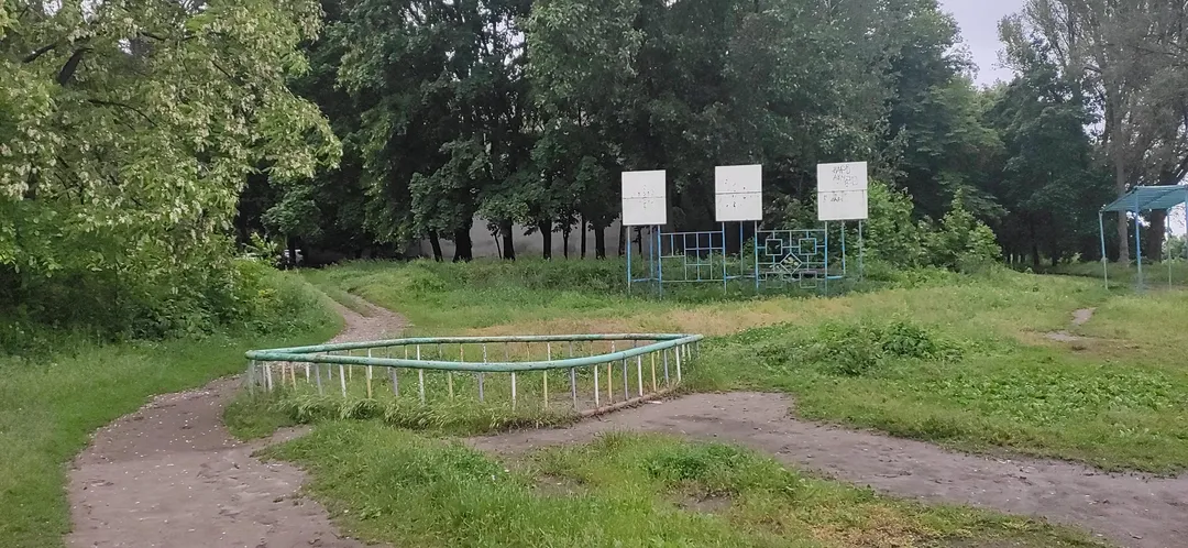Pull Up Bar at Calisthenics Park at вулиця Ніла Армстронга, Дніпро – photo 6 of 7