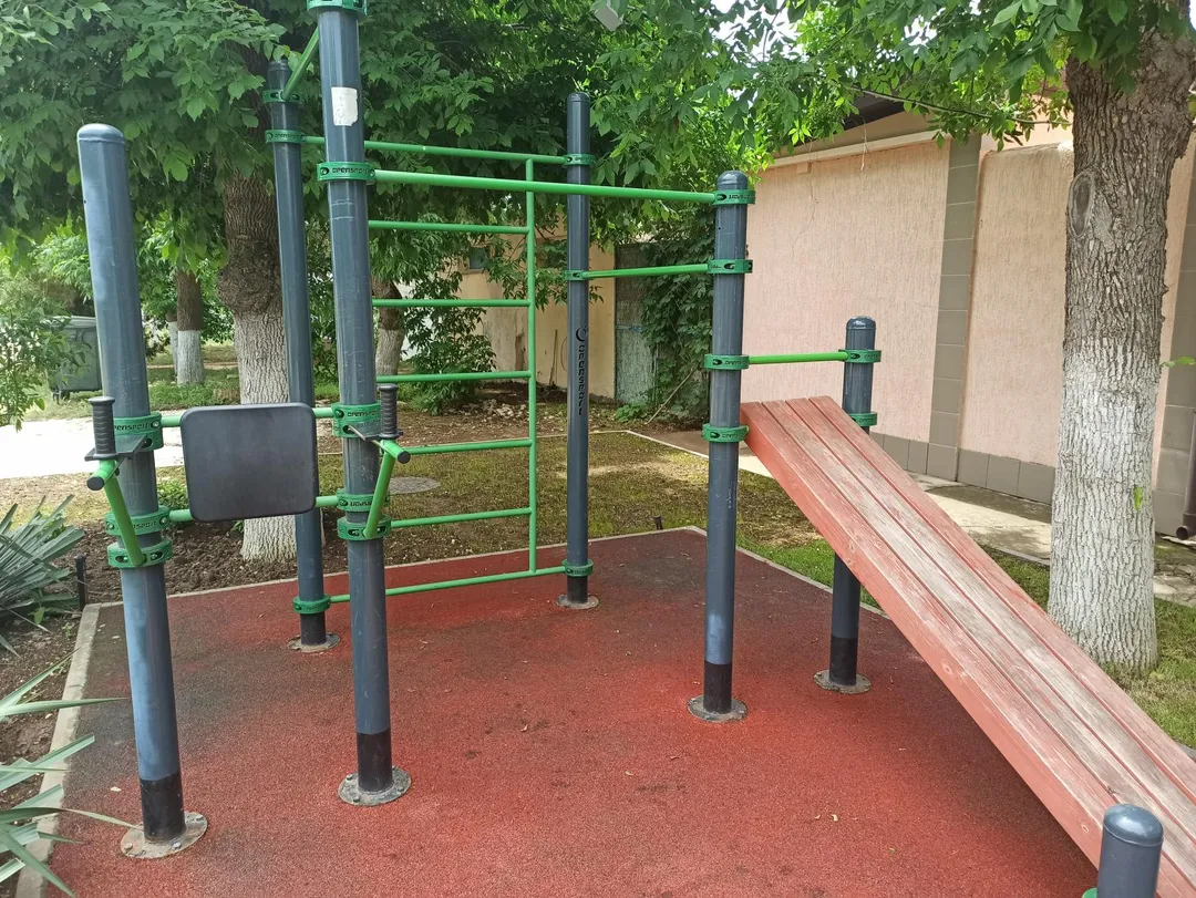 Parallel Gym Bars at Calisthenics Park at Набережная улица, Николаевское сельское поселение – photo 2 of 2