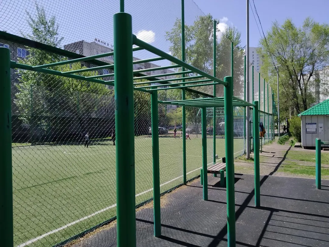 Турнік на майданчику Calisthenics Park at улица Воронова, Красноярск – фото 1 з 5