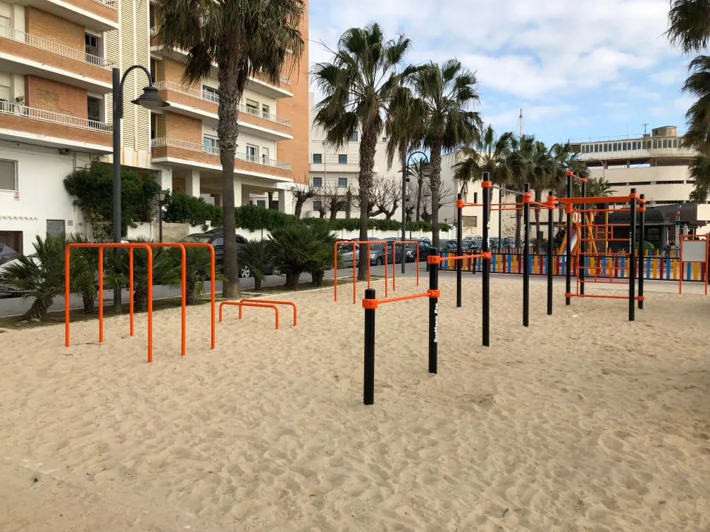 Pull Up Bar at Calisthenics Park at Calle Campo de las Balas, Cádiz – photo 1 of 1