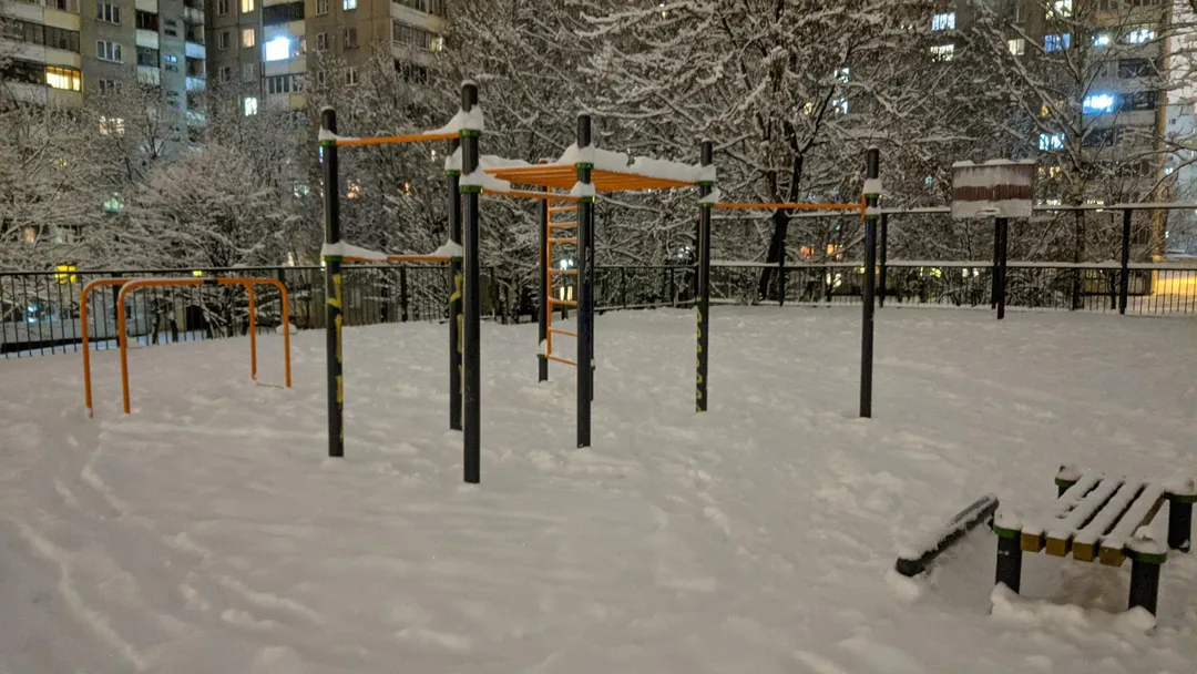 Pull Up Bar at Calisthenics Park at 2-і Веласіпедны завулак, Мінск – photo 1 of 2