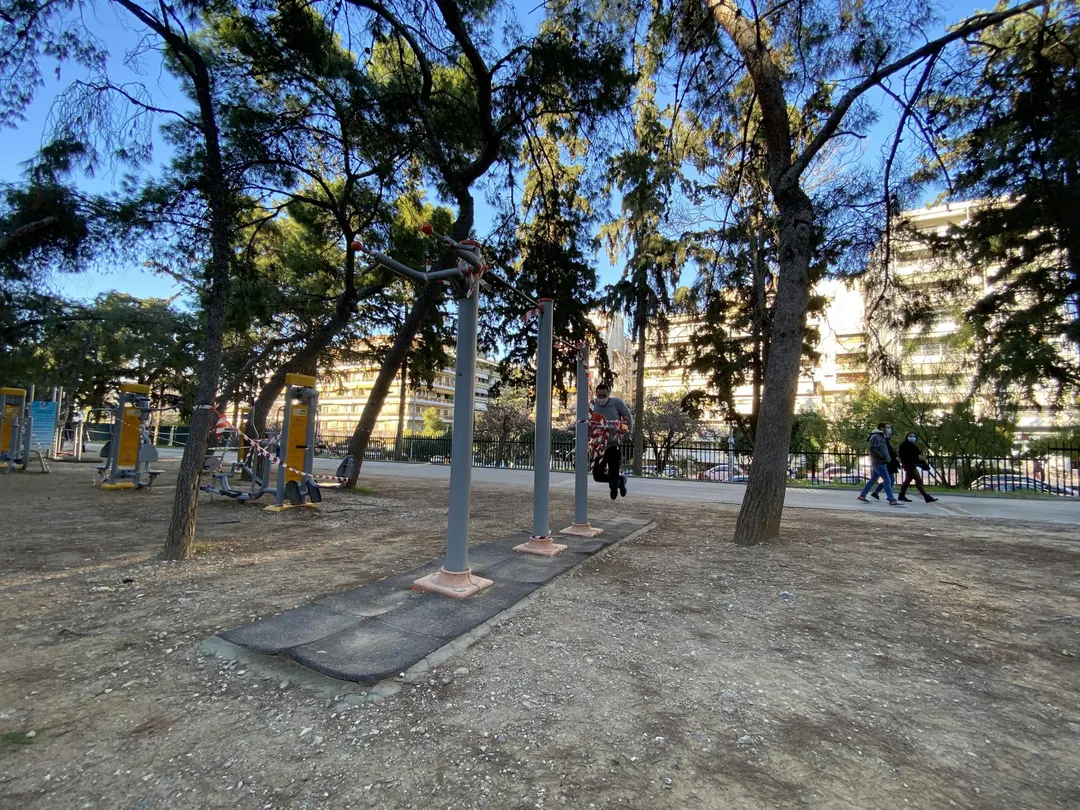 Bară de tracțiuni la Calisthenics Park at Εφέσου, Δήμος Νέας Σμύρνης – fotografia 7 din 7
