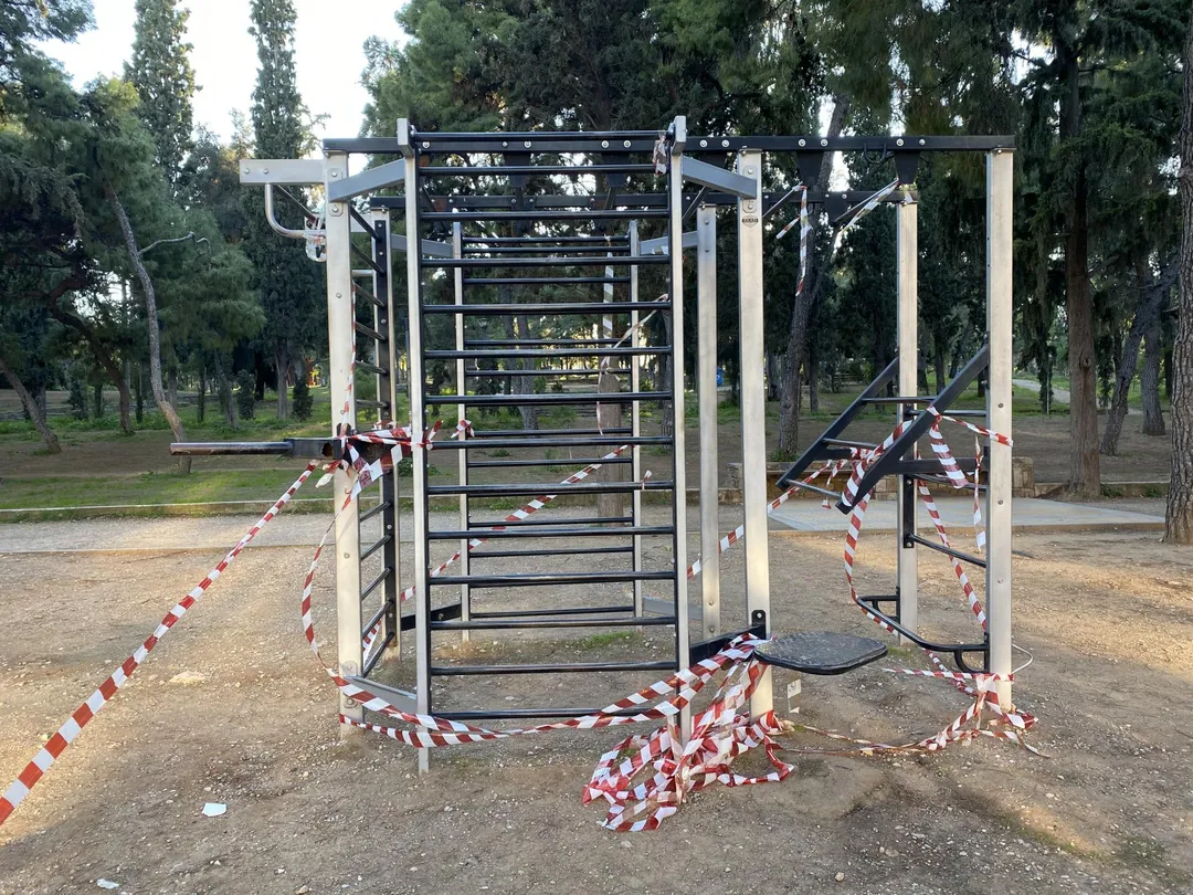 Bară de flotări la Calisthenics Park at Εφέσου, Δήμος Νέας Σμύρνης – fotografia 5 din 7