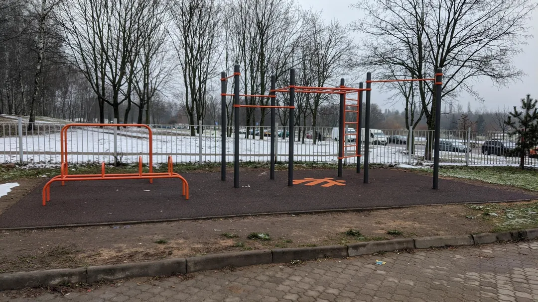 Pull Up Bar at Calisthenics Park at вуліца Пляханава, Мінск – photo 1 of 1