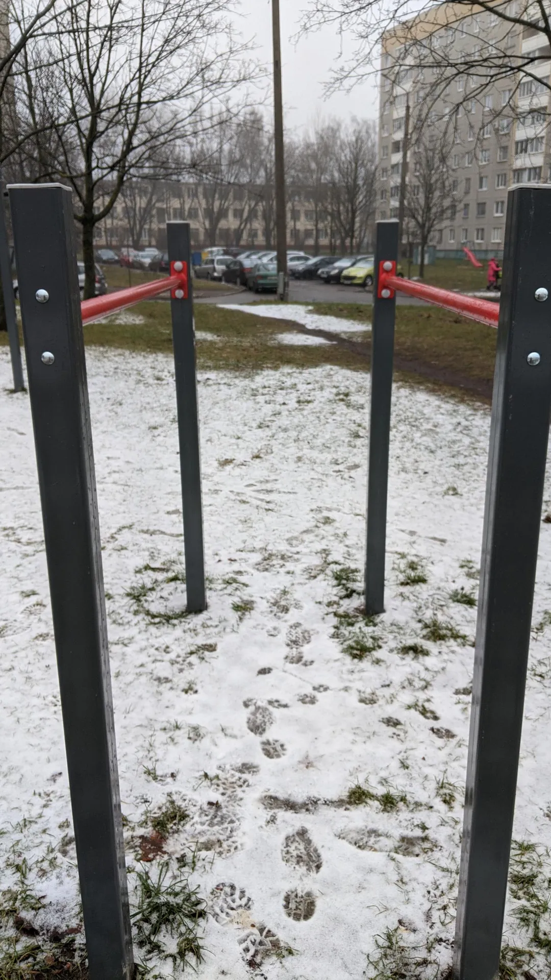 Abs Bench at Calisthenics Park at вуліца Яна Райніса, Мінск – photo 3 of 3