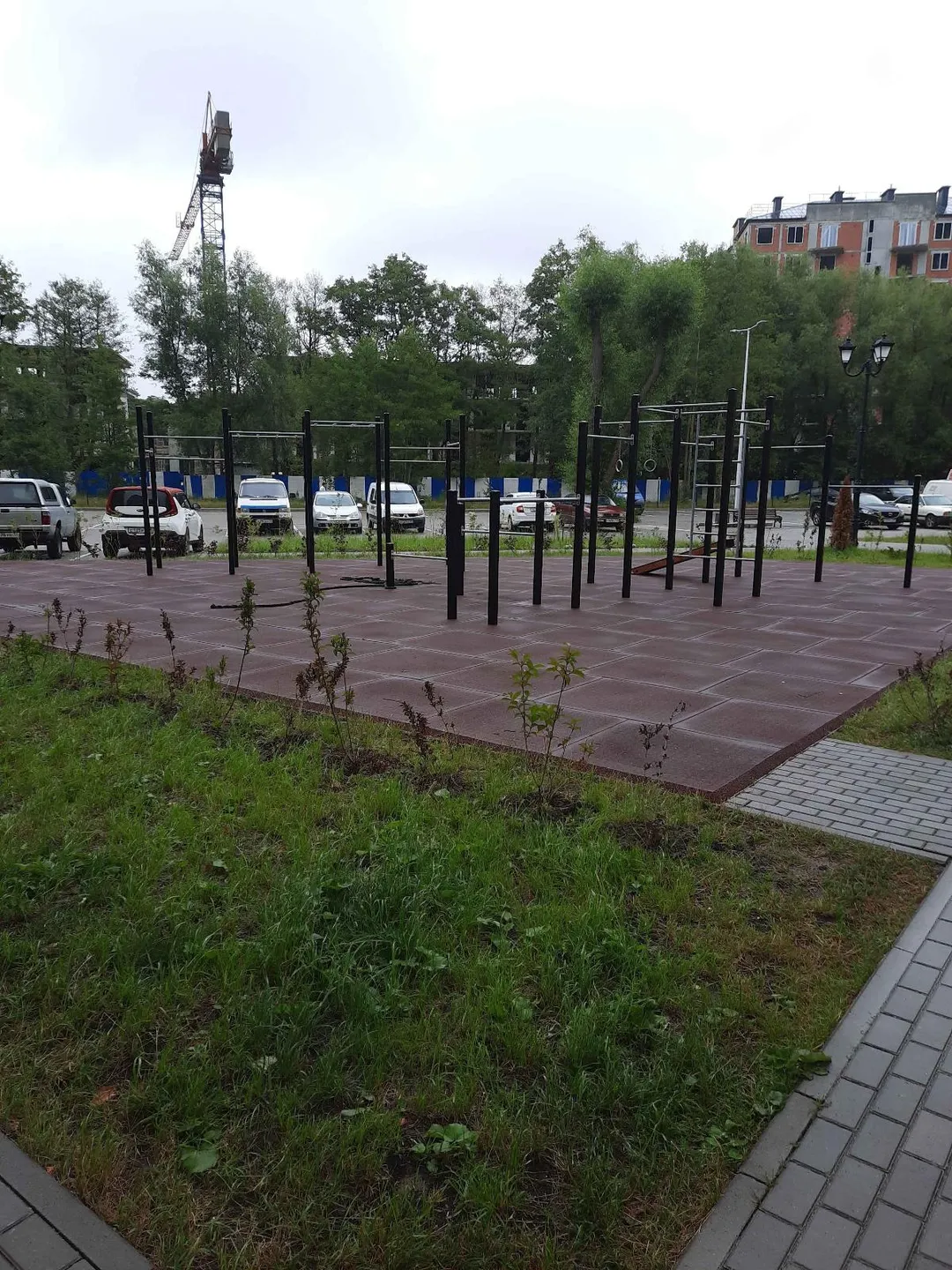 Sbarra per trazioni presso Calisthenics Park at улица Валентина Мосина, Зеленоградск – foto 1 di 2