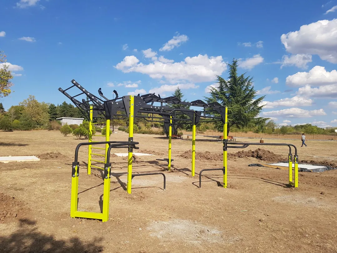 Pull Up Bar at Calisthenics Park at Ямболска комуна, Ямбол – photo 1 of 2