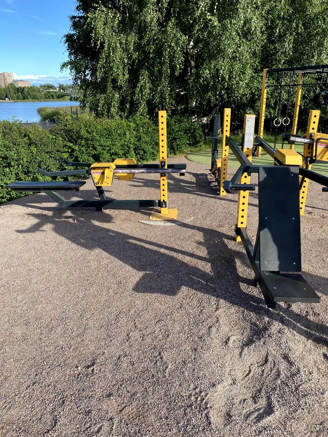 Bancă pentru abdomen la Calisthenics Park at Vuosaaren silta, Helsinki – fotografia 3 din 4