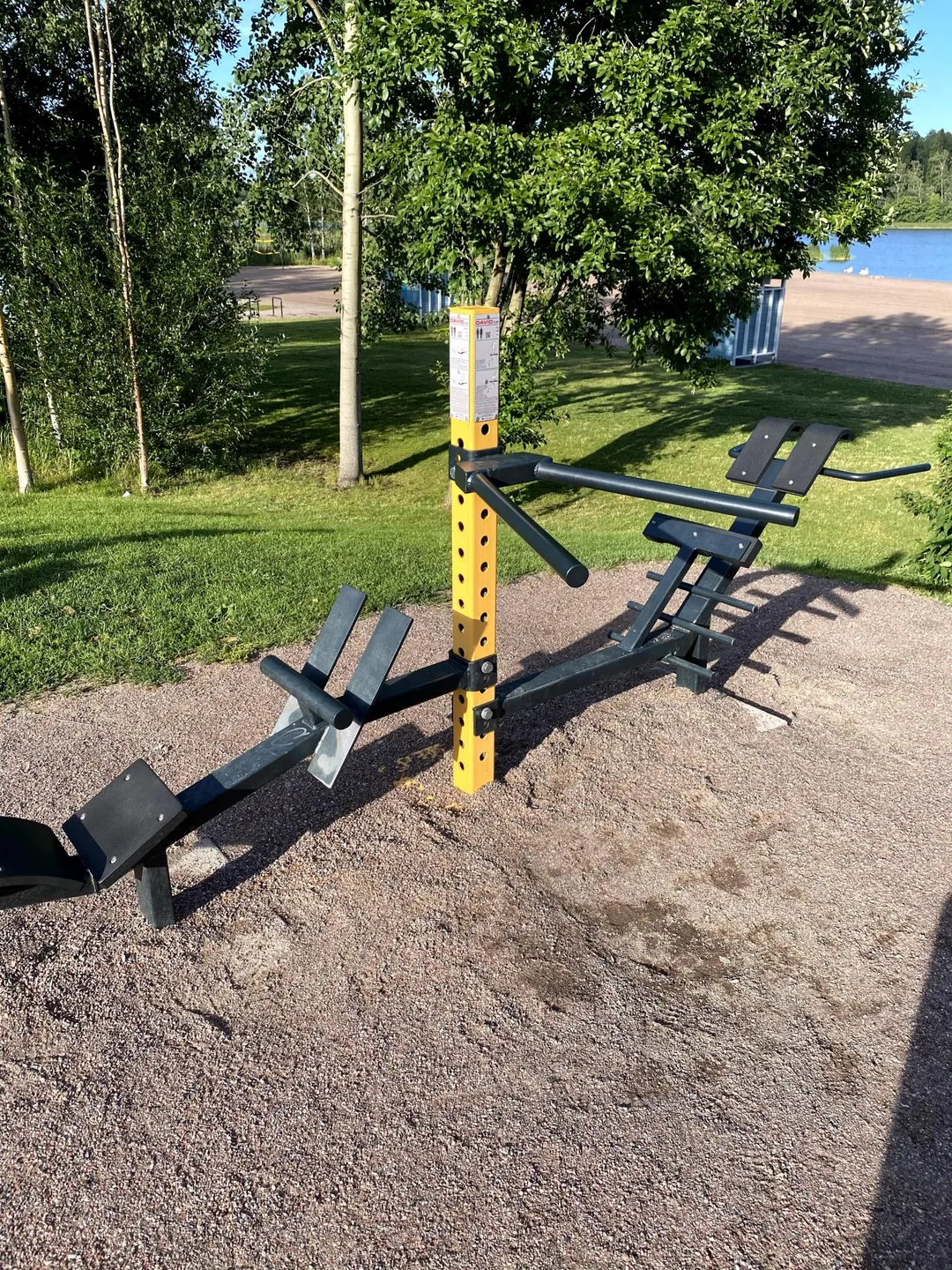 Bară de flotări la Calisthenics Park at Vuosaaren silta, Helsinki – fotografia 4 din 4