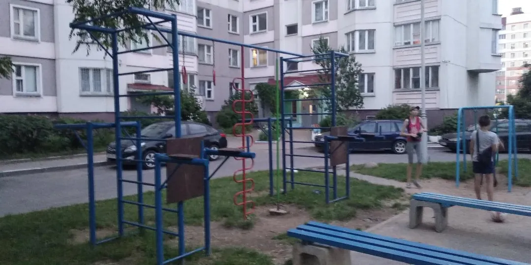 Pull Up Bar at Calisthenics Park at вуліца Каруся Каганца, Мінск – photo 1 of 1