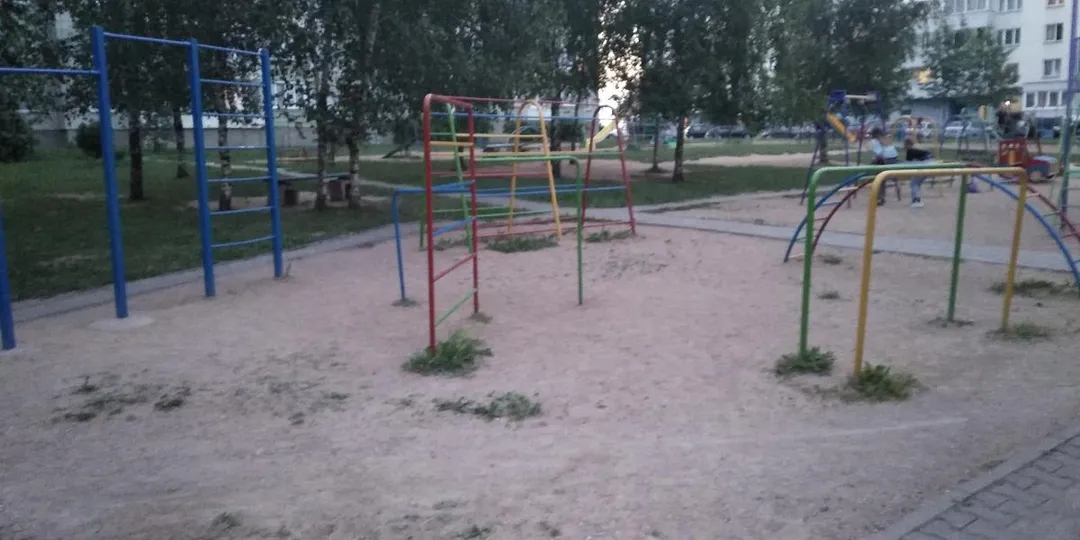 Pull Up Bar at Calisthenics Park at вуліца Іосіфа Гашкевіча, Мінск #wp3212 – photo 1 of 1
