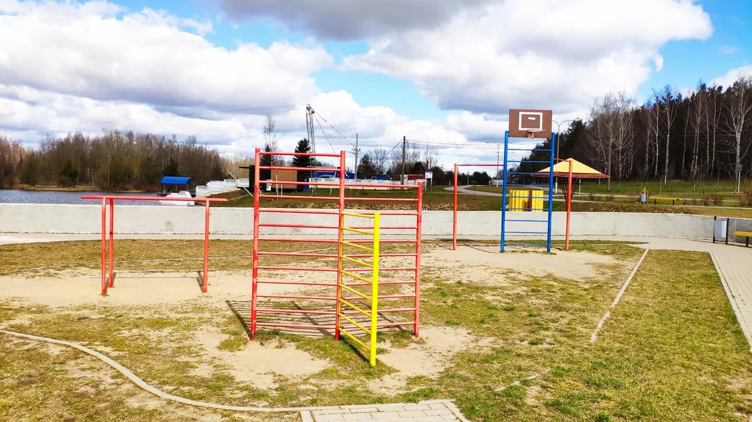 Pull Up Bar at Calisthenics Park at Лучайская вуліца, Мінск #wp3227 – photo 1 of 1