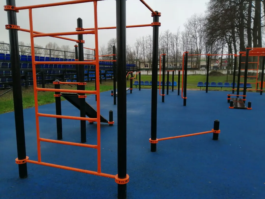 Monkey bar presso Calisthenics Park at Красноармейская улица, Гусев – foto 4 di 6