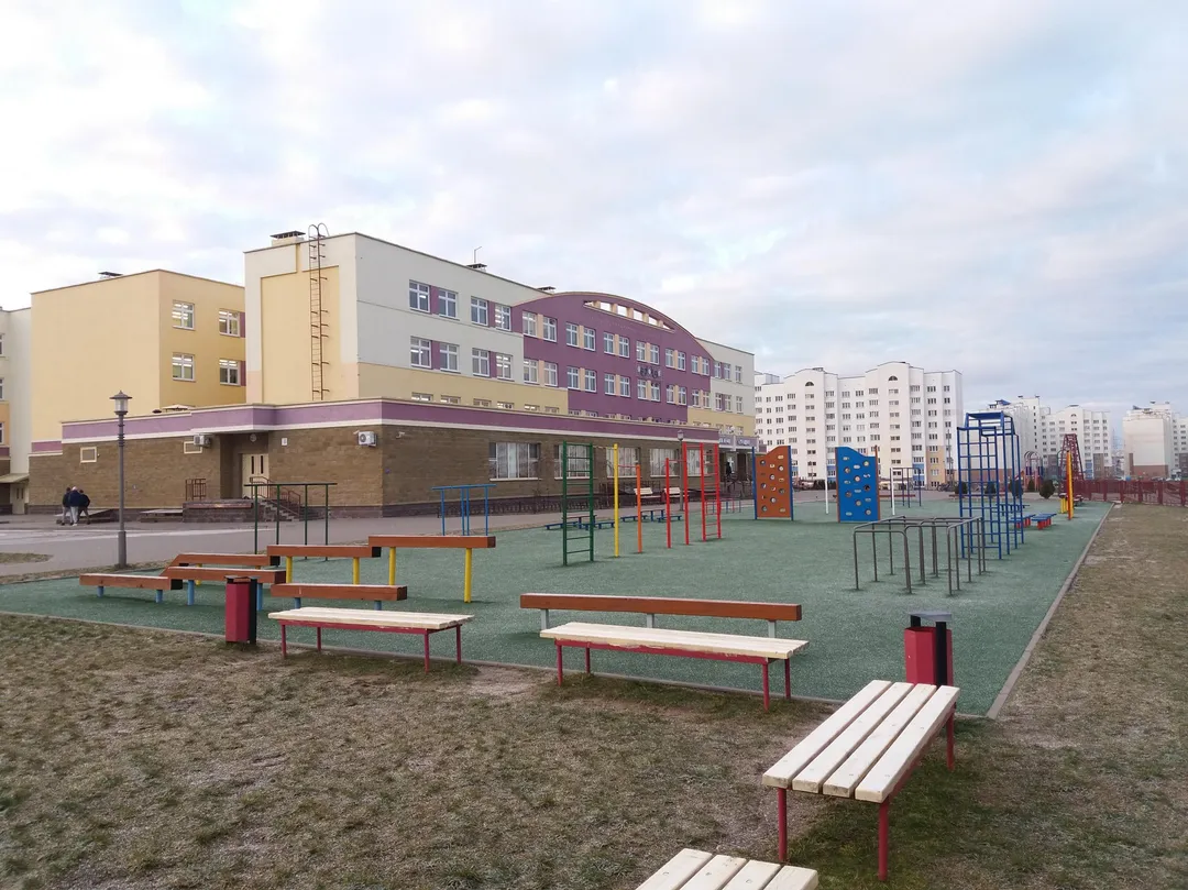 Sbarra per trazioni presso Calisthenics Park at Саломенкаўская вуліца, Гродна – foto 1 di 2