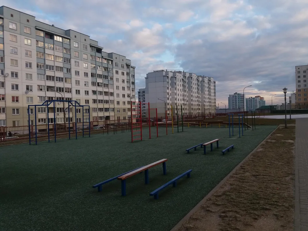 Parallele presso Calisthenics Park at Саломенкаўская вуліца, Гродна – foto 2 di 2