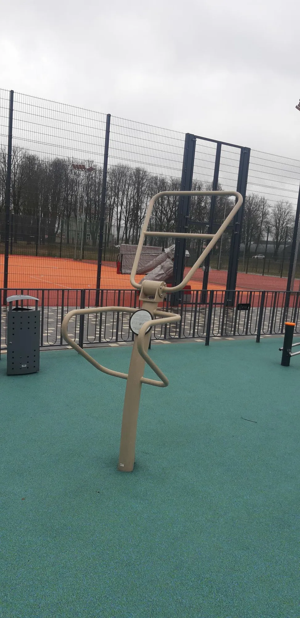Bară de tracțiuni la Calisthenics Park at Dzintara iela, Cēsis – fotografia 8 din 11