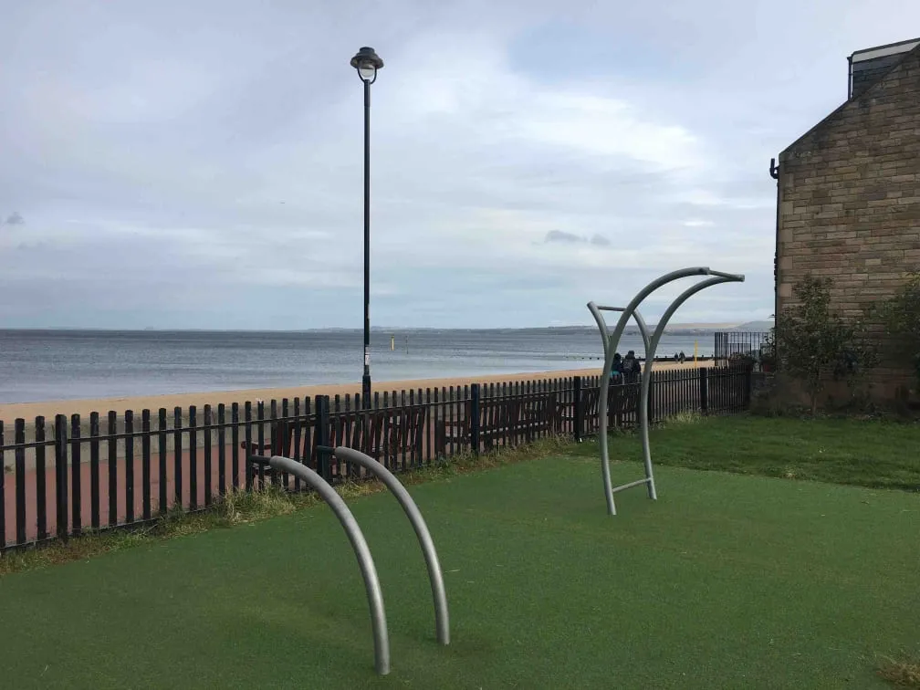 Sbarra per trazioni presso Calisthenics Park at The Prom, City of Edinburgh #wp3250 – foto 1 di 1