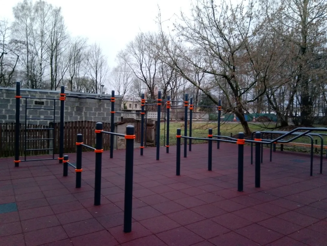 Push Up Bar at Calisthenics Park at Invalīdu iela, Rīga – photo 2 of 3