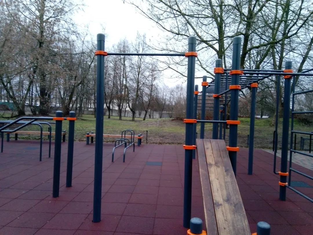 Parallel Gym Bars at Calisthenics Park at Invalīdu iela, Rīga – photo 3 of 3