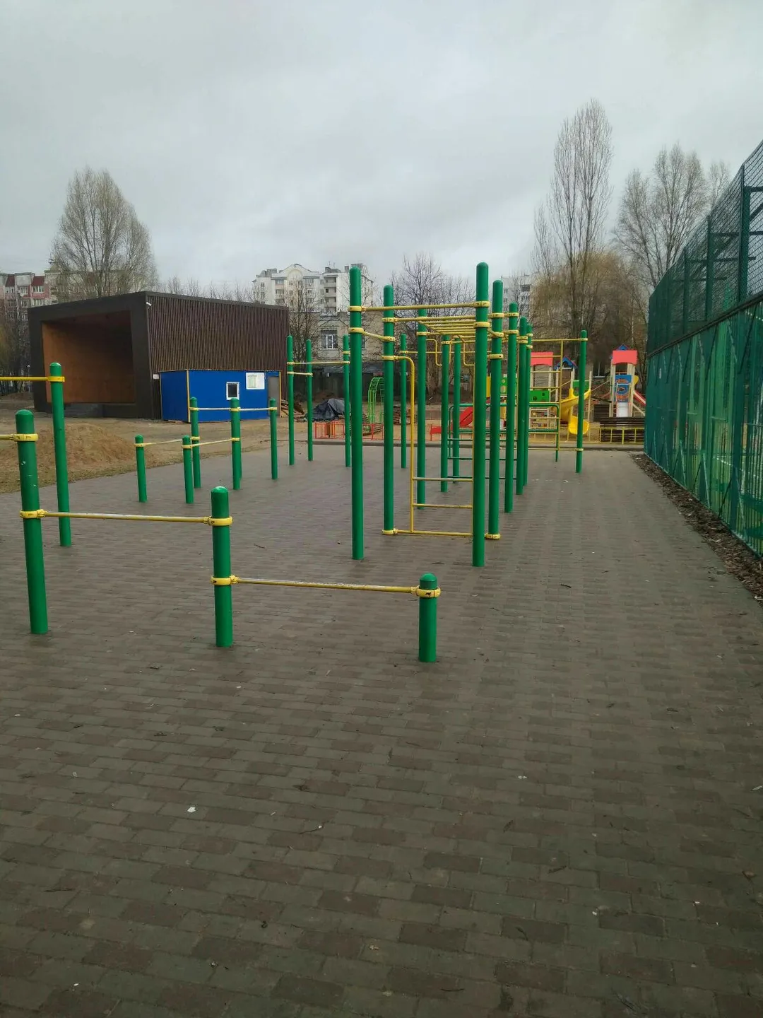 Klimmzugstange bei Calisthenics Park at Польський бульвар, Житомир – Foto 1 von 4