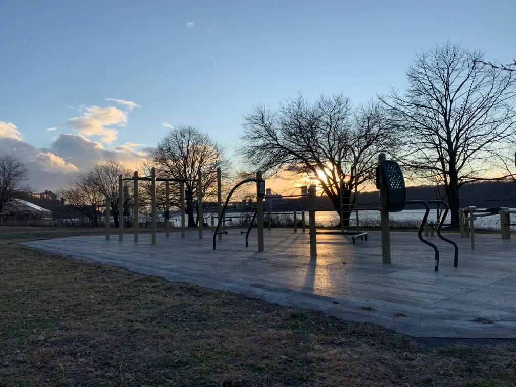 Wall Bars at Calisthenics Park at Henry Hudson Parkway, City of New York – photo 4 of 5