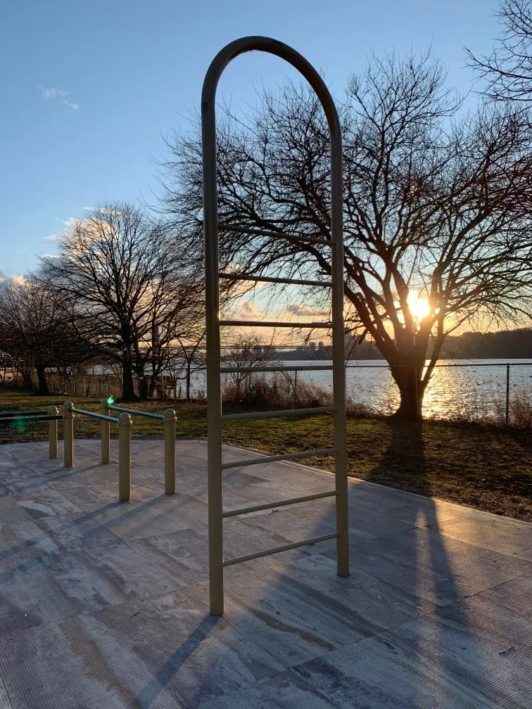 Monkey Bars at Calisthenics Park at Henry Hudson Parkway, City of New York – photo 3 of 5