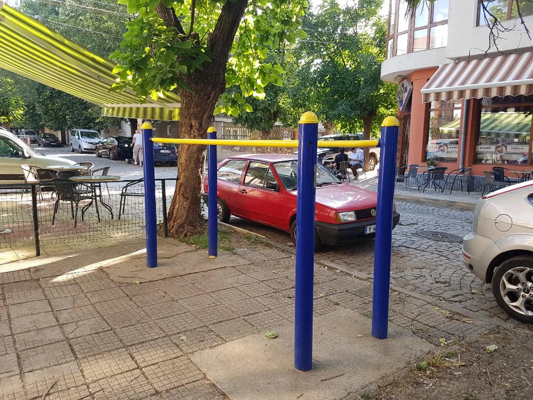 Barres parallèles à Calisthenics Park at Богомил, Ямбол – photo 2 sur 4