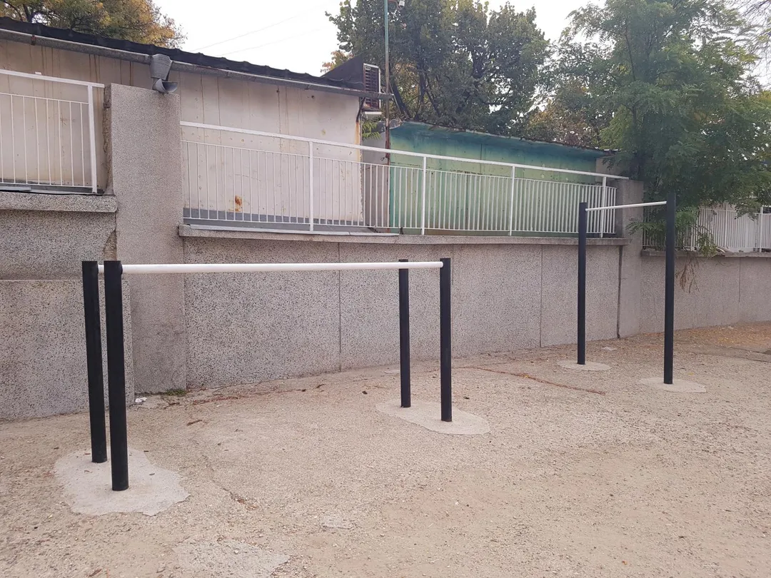 Barres parallèles à Calisthenics Park at Георги С. Раковски, Ямбол – photo 2 sur 3