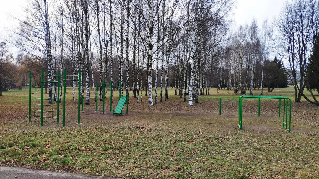 Pull Up Bar at Calisthenics Park at вуліца Карбышава, Мінск – photo 1 of 3