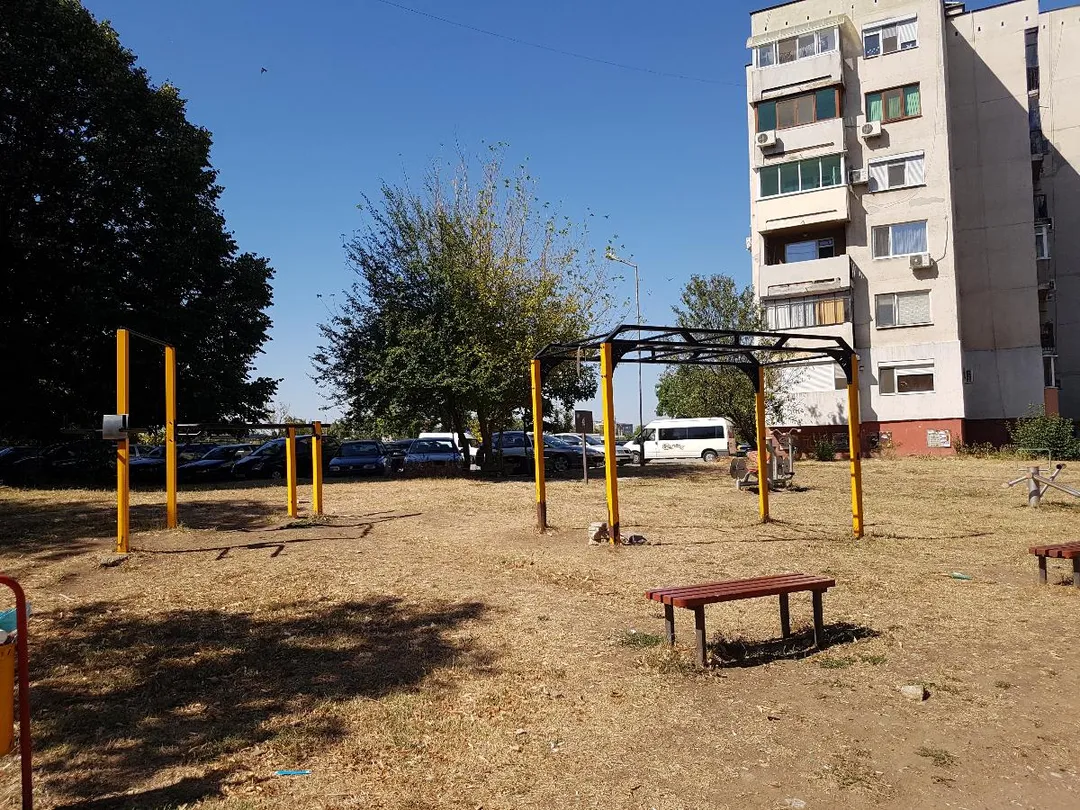 Barres parallèles à Outdoor Gym in ж.к. Златен рог, Ямбол #wp3268 – photo 2 sur 3