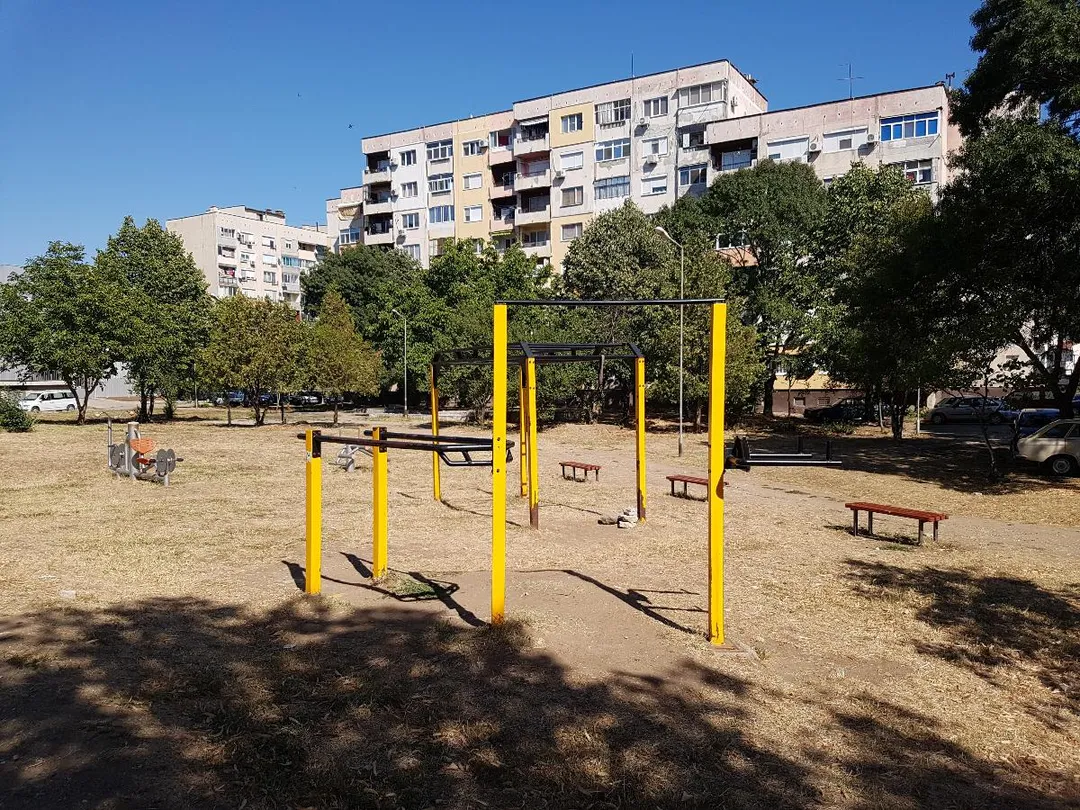 Barre de traction à Outdoor Gym in ж.к. Златен рог, Ямбол #wp3268 – photo 1 sur 3