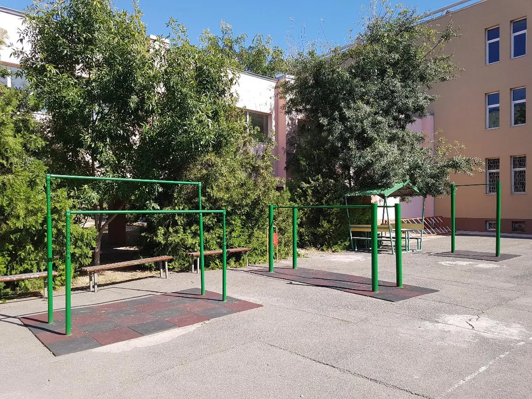 Barre de traction à Calisthenics Park at Велико Търново, Ямбол – photo 1 sur 2