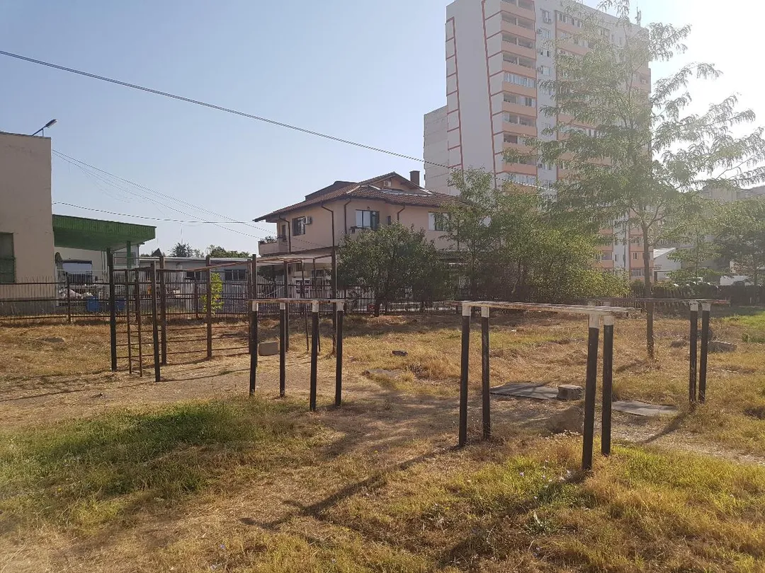 Espalier à Calisthenics Park at Милин камък, Ямбол – photo 3 sur 3