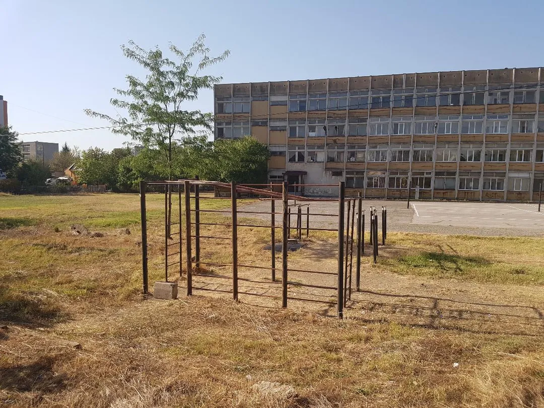 Barre de traction à Calisthenics Park at Милин камък, Ямбол – photo 1 sur 3