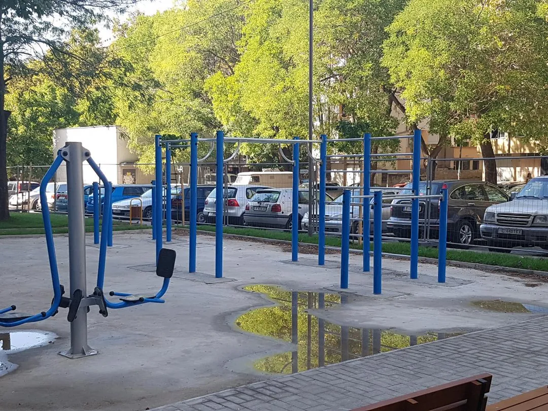 Bară de tracțiuni la Calisthenics Park at Хан Тервел, Ямбол – fotografia 1 din 3