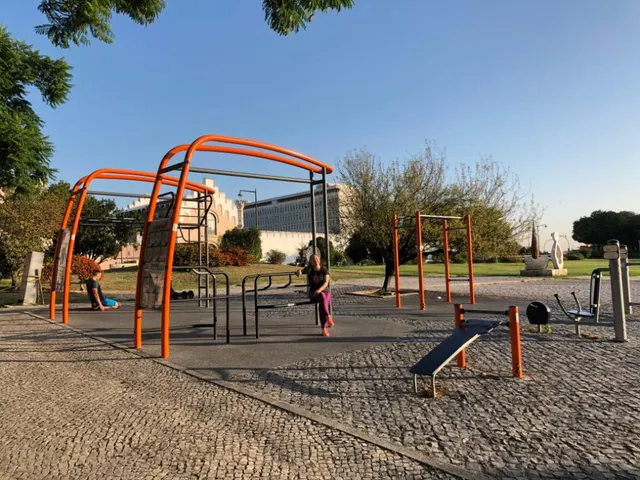 Calisthenics Park at Alameda Cardeal Cerejeira, Lisboa