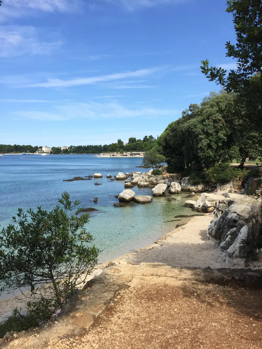 Pull Up Bar at Calisthenics Park at Ulica Luje Adamovića, Grad Rovinj – photo 1 of 4